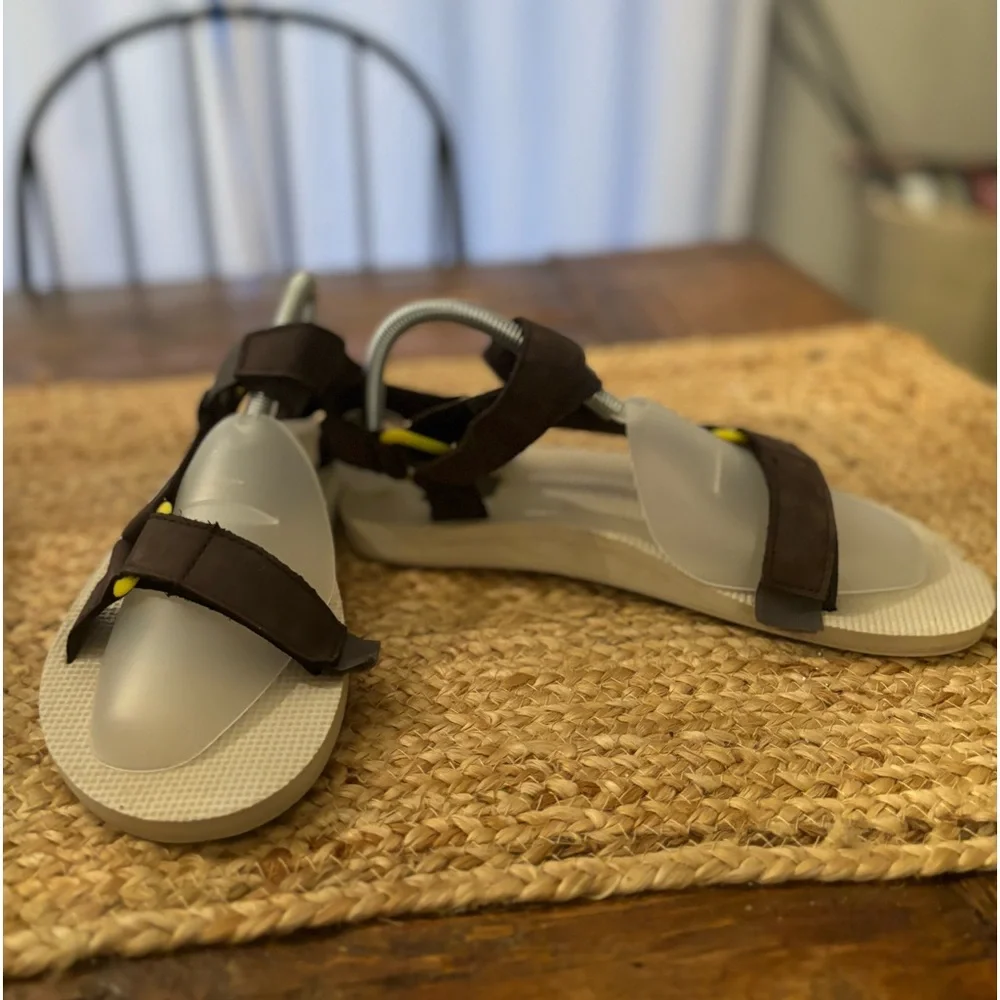 TEVA Sz 7 (men’s)SeeVees Water Sport Sandals Brown Nude